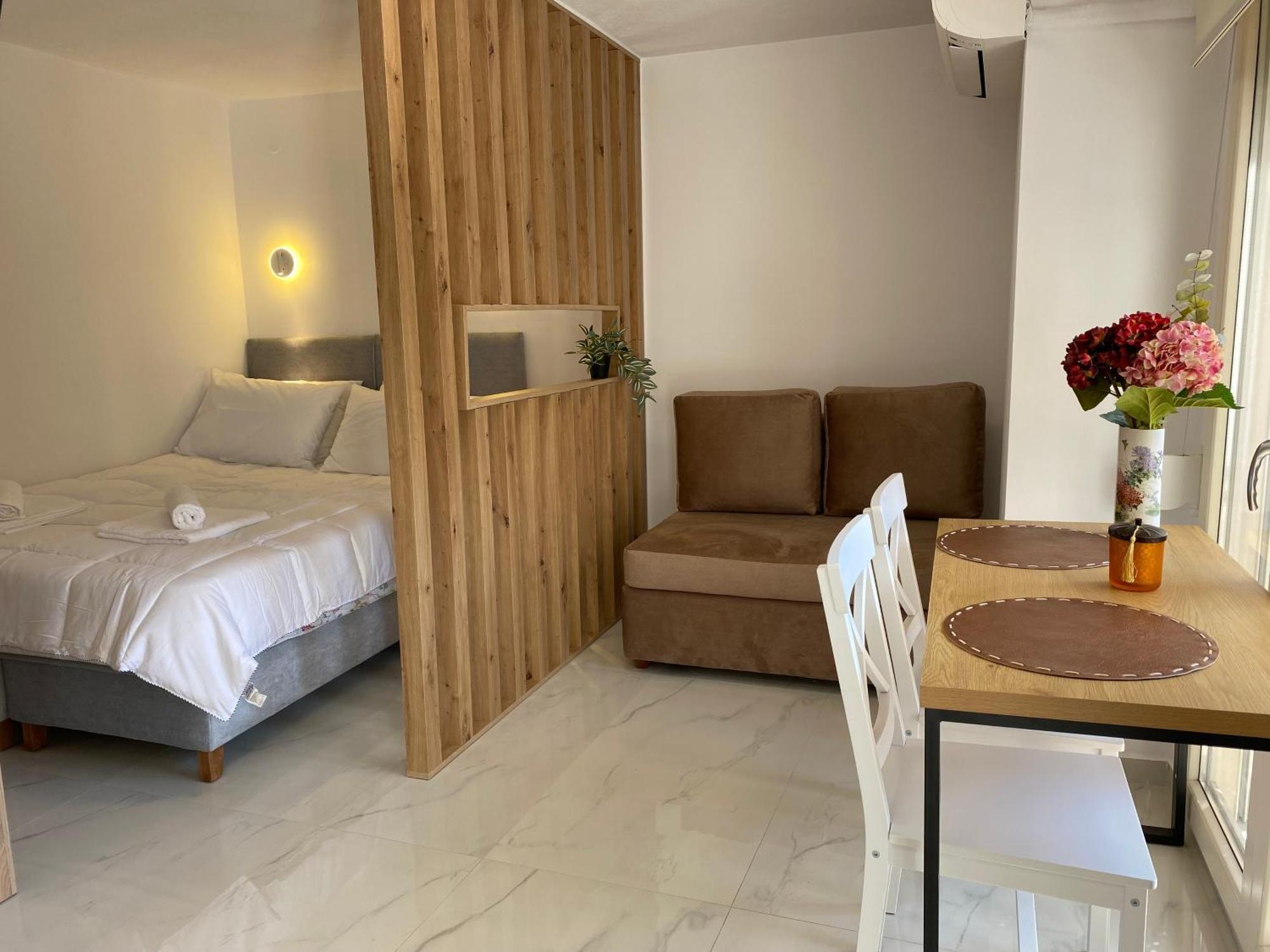 White Apartment Kavala Esterno foto